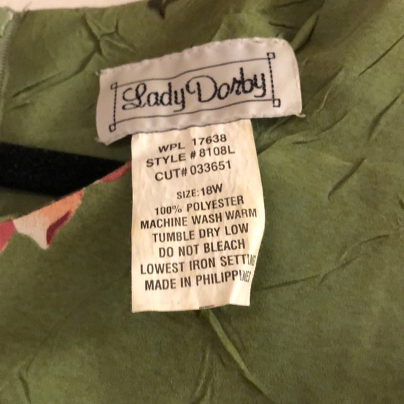 Gorgeous Dress! - Picture 2 of 4